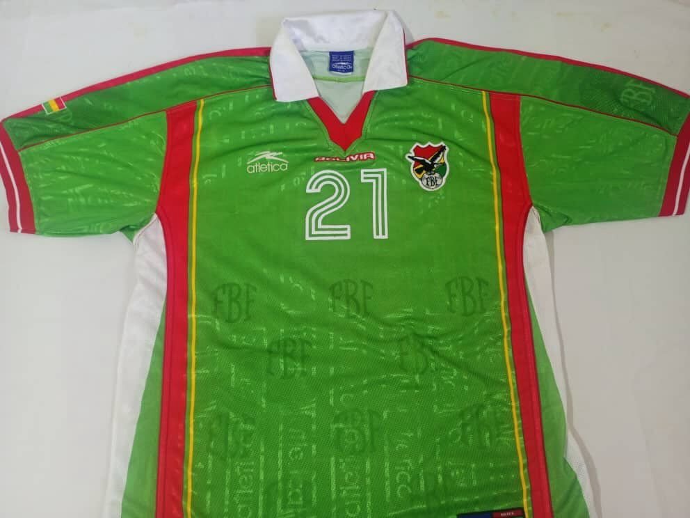 Camiseta Bolivia Local 2000 Marca Atletica - Dorsal 21 Usada en partido de eliminatorias contra Venezuela. Talla XL