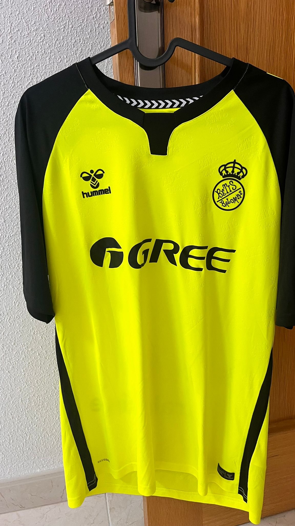Camiseta Real Betis Balonpie Tercera equipación 2023/2024 Hummel. Edición especial. Talla L.