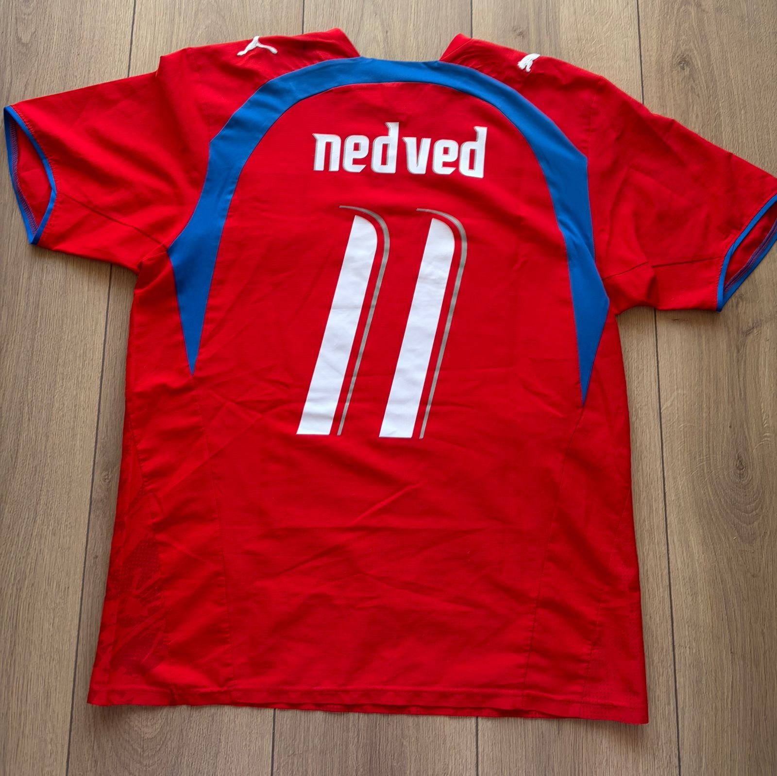 Camiseta Republica Checa Local Mundial 2006 Puma - Dorsal 11 de Pavel Nedved.