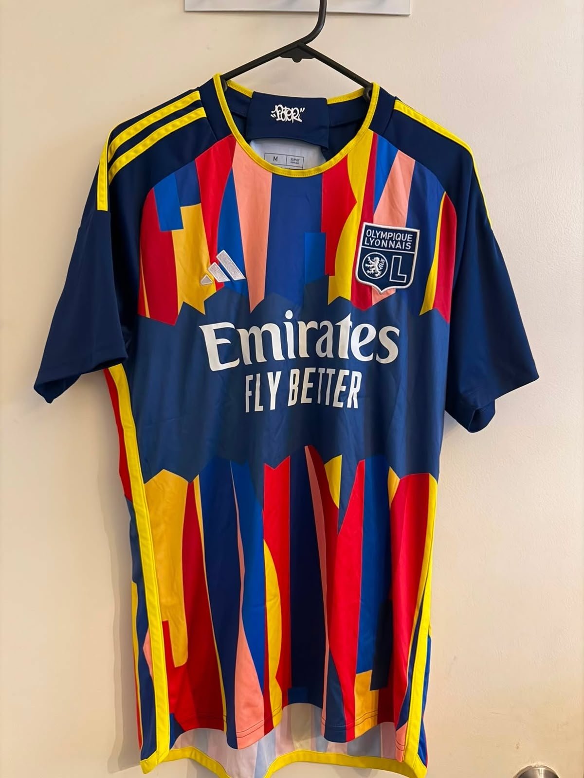 Camiseta Olympique de Lyon Tercera Equipación 2023/2024 Adidas. Talla M